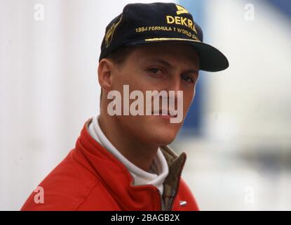 firo: Formel 1, Saison 1995 Sport, Motorsport, Formel 1, Archiv, Archivbilder Team Ferrari (1996-2006), Testfahrt Michael Schumacher, Deutschland, war Formel-1-Fahrer von 1991 bis 2006 und 2010 bis 2012, Schumacher war 7, sieben Mal, Formel 1, Weltmeister, deutscher Nationalhelden, brachte Formel 1 nach Deutschland, Einer der größten Deutschen Michael Schumacher, Ferrari, erste Rennen für Ferrari, Halbzahl weltweit Stockfoto