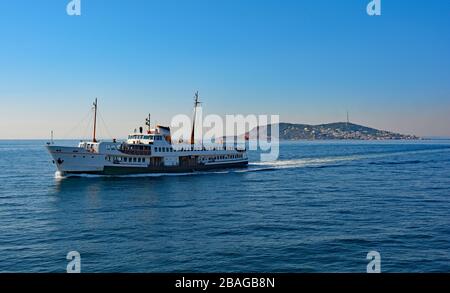 Kinaliada, eine der Prinzeninseln, auch Adalar genannt, im Marmarameer vor der Küste von Istanbul Stockfoto