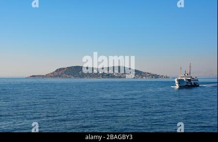 Kinaliada, eine der Prinzeninseln, auch Adalar genannt, im Marmarameer vor der Küste von Istanbul Stockfoto