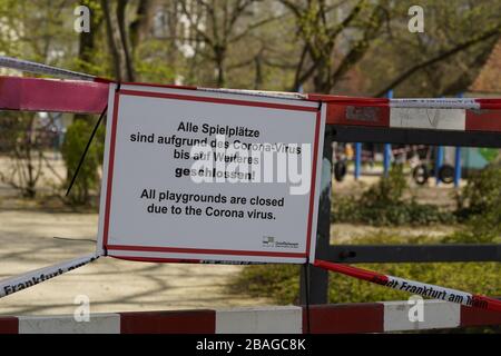 Geschlossene Spielplätze in Frankfurt Deutschland aufgrund von Covid-19 Stockfoto