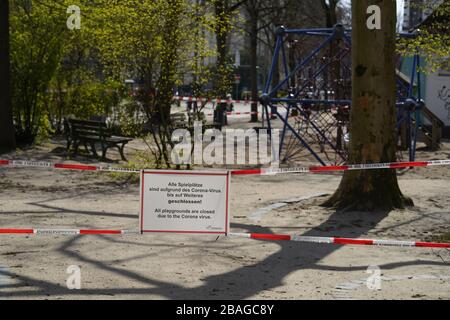 Geschlossene Spielplätze in Frankfurt Deutschland aufgrund von Covid-19 Stockfoto