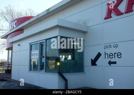 Durham, Großbritannien. März 2020. Der KFC muss schließen, da das Land in den Coronavirus-Lockdown geht. Stockfoto