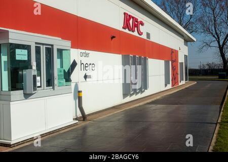 Durham, Großbritannien. März 2020. Der KFC muss schließen, da das Land in den Coronavirus-Lockdown geht. Stockfoto