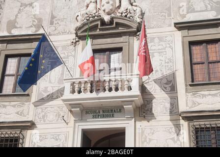 Scuola normale Superiore, die normale Pisa-Universität auf der Piazza dei Cavalieri/Palazzo della Carovana Stockfoto