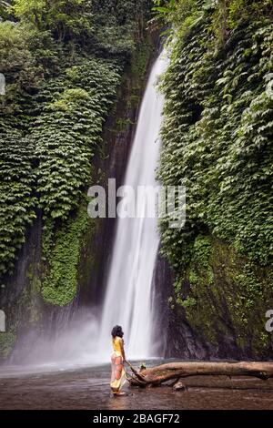 Bali, Indonesien; 02. Juli 2013: Wasserfall von Munduk auf bali Stockfoto