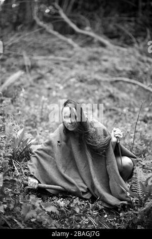 August 2015 - Wilde Frau im Wald Stockfoto
