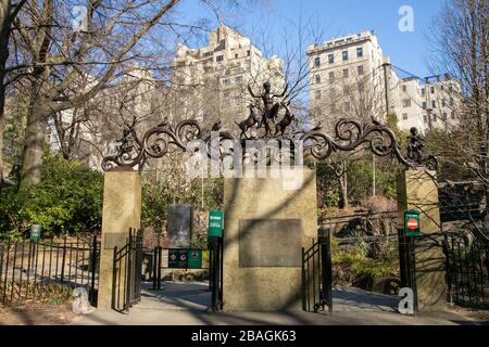 Eintritt zum Kinderzoo im Central Park, New York City. Stockfoto