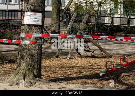 Geschlossene Spielplätze in Frankfurt Deutschland aufgrund von Covid-19 Stockfoto