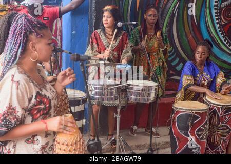 Afro-kubanische Beats in Callejon de Hamel, Havanna, Kuba Stockfoto