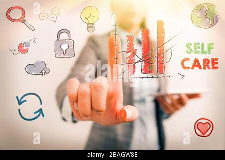 Handschriftertext schreibt Self Care. Konzeptionelles Foto die Praxis, Maßnahmen zur Verbesserung der eigenen Gesundheit zu ergreifen Stockfoto