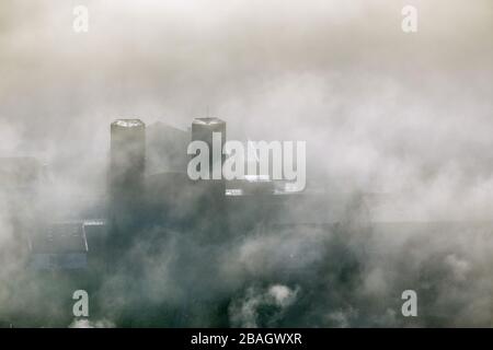 , Nebel über dem Kloster Koenigsmuenster, 11.12.2013, Luftbild, Deutschland, Nordrhein-Westfalen, Sauerland, Meschede Stockfoto