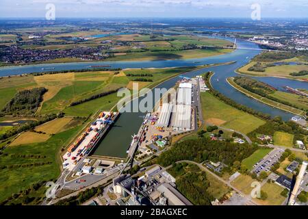 Hafen Emmelsum, Schleusenstraße, Sappi Logistics Wesel GmbH, TRIMET Aluminium SE, 06.09.2019, Luftaufnahme, Deutschland, Nordrhein-Westfalen, Ruhrgebiet, Voerde Stockfoto