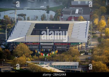 Wedau Sportpark mit der Schauinsland-Reisen-Arena (ehemals Wedaustadion) in Duisburg mit Bertasee, 13.11.2013, Luftaufnahme, Deutschland, Nordrhein-Westfalen, Ruhrgebiet, Duisburg Stockfoto