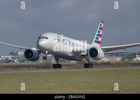 American Airlines Boeing 787-8 Dreamliner N815AA, Abfahrt vom Flughafen Manchester Stockfoto