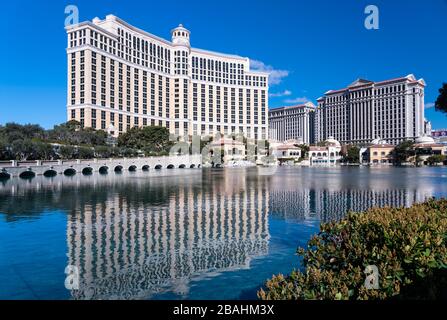 Der Bellagio Hotel and Casino Komplex entlang des Strip in Las Vegas, Nevada, USA. Stockfoto