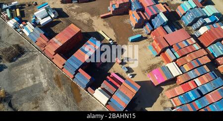 Luftaufnahme der Container-Werft Stockfoto