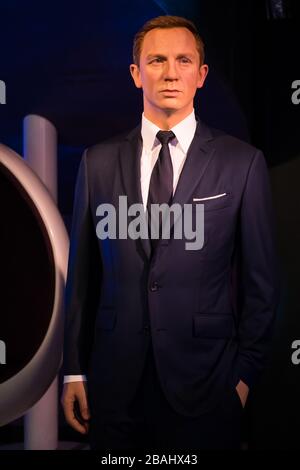 Bangkok, Thailand - 1. November 2019: Wachsfigurenanzeige von Daniel Craig im Madame Tussauds Museum, Siam Discovery in Bangkok Thailand. Stockfoto