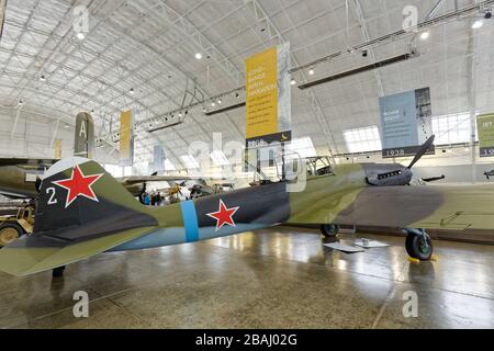 SEPTEMBER 2015, EVERETT, WA: Ein flugwürdiges Iljuschin II-2M3 Shturmovik, das ein Museum im Raum Seattle zeigt. Stockfoto