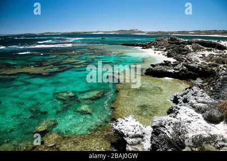 Türkis Cristal Clear Water, Coastal Reef in Rottnest Island, Western Australia, Perth Stockfoto