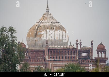 Blick auf Safdarjungs Grab in Neu-Delhi Indien an einem bewölkten Tag Stockfoto
