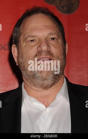 NEW YORK - 16. JUNI: Harvey Weinstein nimmt an den 67. Jährlichen George Foster Peabody Awards im Waldorf Astoria 16. Juni 2008 in New York City Personen: Harvey Weinstein muss anrufen, wenn sich interessierte Michael Storms Storms Media Group Inc. 305-632-3400 - Zelle 305-513-5783 - Fax MikeStorm@aol.com Stockfoto