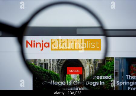 Los Angeles, Kalifornien, USA - 17. Juli 2019: Illustrative Editorial der HOMEPAGE DER NINJA-JOURNALIST-Website. Das NINJAJOURNALIST-Logo wird auf dem Bildschirm angezeigt. Stockfoto