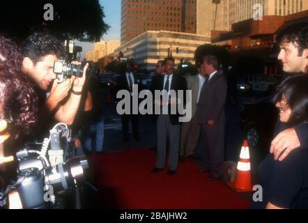 Westwood, Kalifornien, USA, 21. August 1995 Regisseur Robert Rodriguez und Ehefrau Elizabeth Avellan besuchen am 21. August 1995 im Manns National Theatre in Westwood, Kalifornien, USA die Premiere von Sony Pictures "Desperado". Foto von Barry King/Alamy Stock Photo Stockfoto