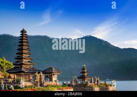 Indonesien, Bali, Bratan See. Pura Bratan Shiva Tempel Stockfoto