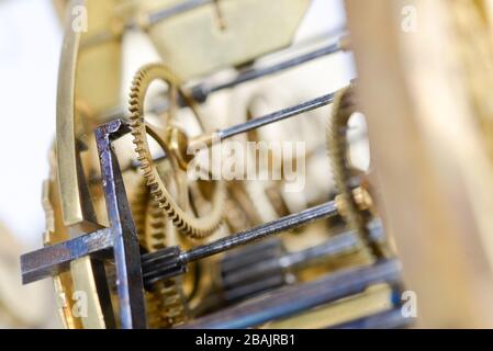 Öffnen Sie den Uhrmechanismus im Detail Stockfoto