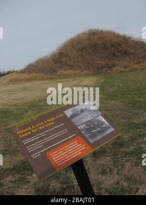 Angel Mounds Historical Site, Indiana, USA. Ein mittelamerikanisches Dorf in Mississippi am Ufer des Ohio River. Von 1939 bis 1965 ausgegraben Stockfoto