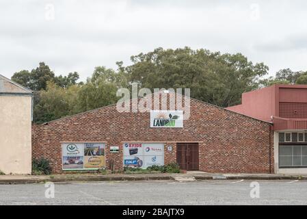 WINBURG, SÜDAFRIKA - 1. MÄRZ 2020: Ein Agrarhändler in Winburg, einer Kleinstadt in der Provinz Freistaat Stockfoto