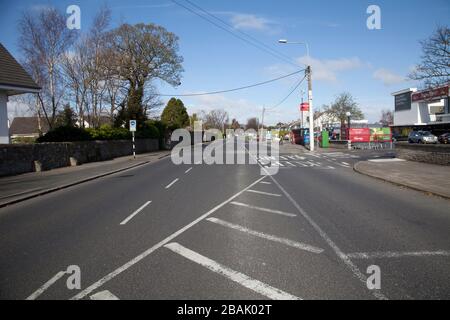 Dun Laoghaire, Dublin, Irland. März 2020. Leere Straßen an der Rochestown Avenue als behördliche Anordnung, dass jeder zu Hause bleiben kann, sind bis zum 12. April vorhanden, abgesehen von bestimmten Ausnahmen, einschließlich Lebensmitteleinkäufen, ist in ganz Irland im Zuge der Covid-19-Pandemie-Krise in Kraft. Stockfoto