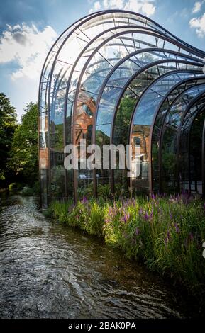 Bombay Saphire Distillare Stockfoto