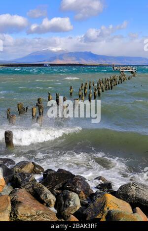 Blick auf den Golf von Admiral Montt, Puerto Natales, Patagonien, Chile, Südamerika Stockfoto