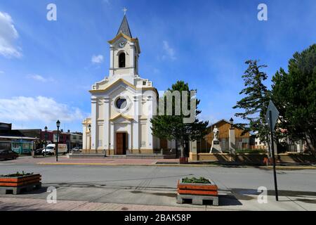 Außenansicht der Kirche Maria Auxiliadora, Stadt Puerto Natales, Patagonien, Chile, Südamerika Stockfoto