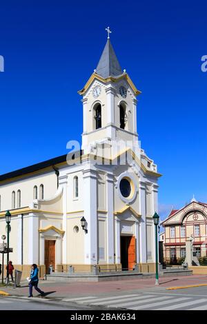 Außenansicht der Kirche Maria Auxiliadora, Stadt Puerto Natales, Patagonien, Chile, Südamerika Stockfoto