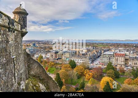 Blick über die Princes Street vom Castle Edinburgh Scotland Stockfoto