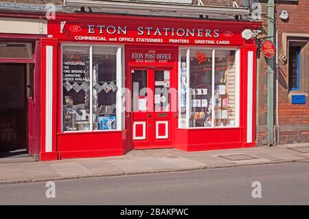 Eton, Berkshire, Post Office und Stationers Stockfoto