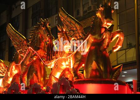 Chinesisches Neujahrfest mit Pferdeparade Stockfoto