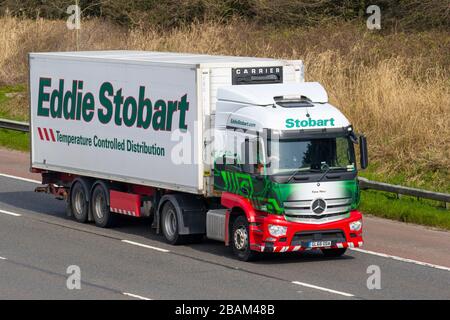 Eddie Stobart HGV Transport-Lieferwagen, Lastwagen, Transport, LKW, Frachtführer, Fahrzeug, europäische kommerzielle Transportindustrie, M61 in Manchester, Großbritannien Stockfoto