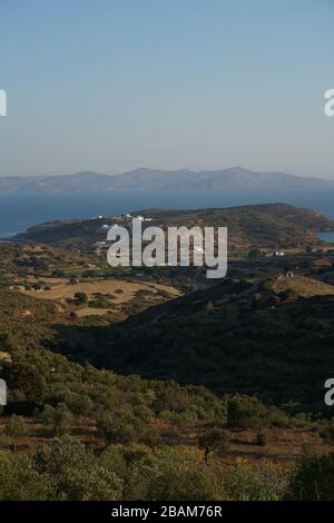 Landschaft von Lipsi und im Hintergrund das Profil der Insel Leros, Dodekaneso, Südägais, Twelve Islands, Griechenland, Europa Stockfoto