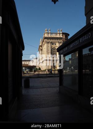 Vorausschauend, Piazza Castello und façade des Palastes Palazzo Madama, historisches Zentrum, Turin, Piemont, Italien, Europa Stockfoto