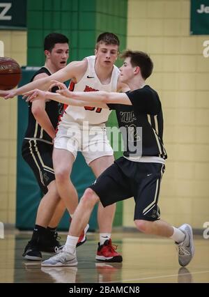 Basketball-Action mit Kuna gegen Moskau High School in Boise, Idaho. Stockfoto