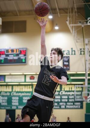 Basketball-Action mit Kuna gegen Moskau High School in Boise, Idaho. Stockfoto