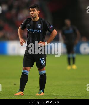 Sergio Aguero von Manchester City steht niedergeschlagen Stockfoto