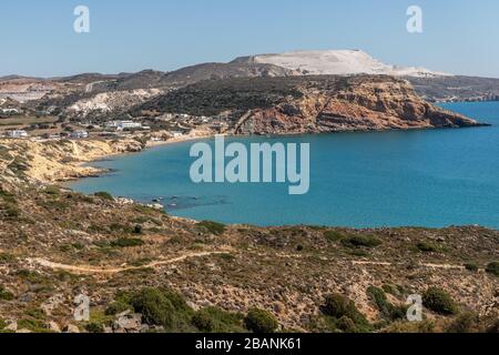 Blick auf Provatas und Agios Sostis Strände, Milos, Griechenland Stockfoto