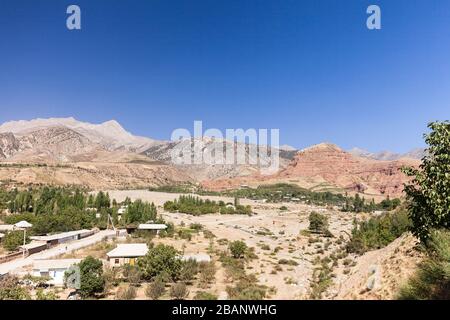 Lokales Dorf in der Nähe von Denau, als Festung Chorienes von Alexander der großen Geschichte, Surxondaryo-Region, Usbekistan, Zentralasien, Asien Stockfoto