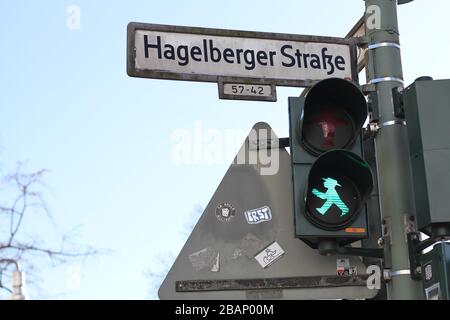 Der berühmte Ampelmann an der Berliner Ampel Stockfoto