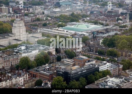 Luftaufnahme des British Museum Great Court Roof Victoria House Senate House Bloomsbury Ballroom vom BT Tower, 60 Cleveland St, Fitzrovia, London Stockfoto