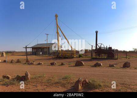 Das erste Wasserkraftsystem Australiens, das durch artesischen Wasserdruck angetrieben wird, ist heute ein Museum in Thargomindah Western Queensland Australia Stockfoto